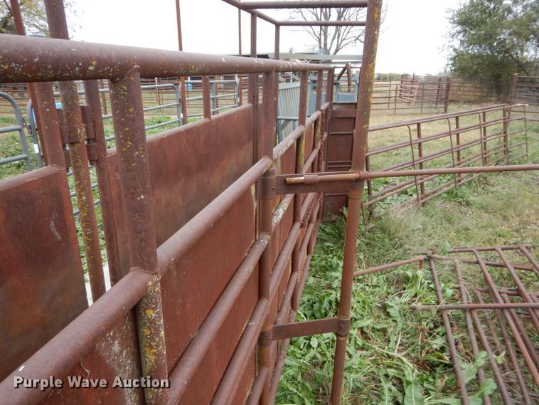 image for item DI8359 Livestock chute and tub