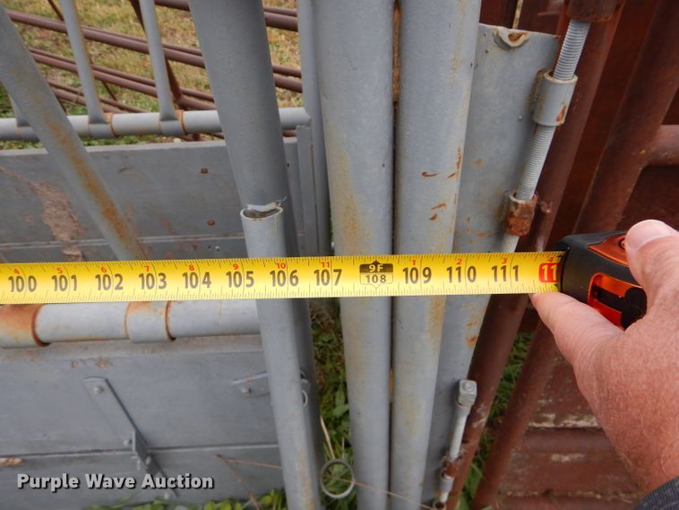 image for item DI8359 Livestock chute and tub