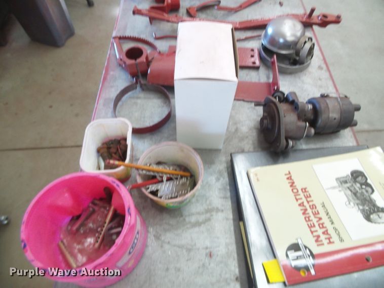 image for item EK9750 1957 International Farmall 350  tractor