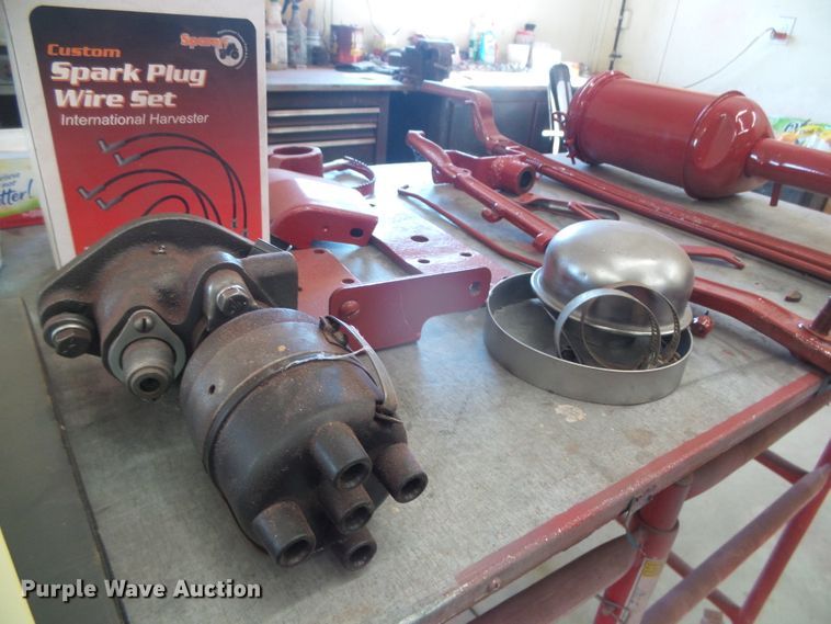 image for item EK9750 1957 International Farmall 350  tractor