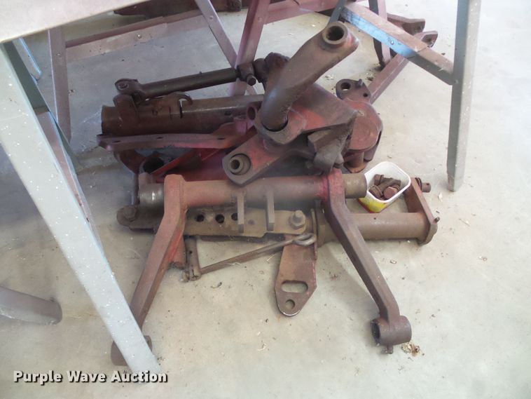 image for item EK9750 1957 International Farmall 350  tractor