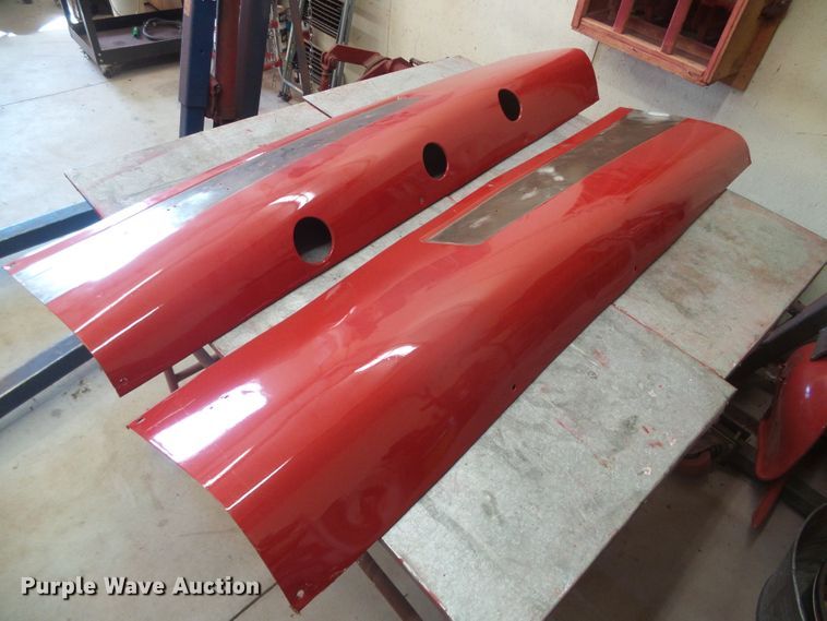 image for item EK9750 1957 International Farmall 350  tractor