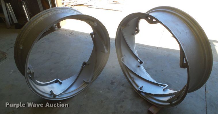 image for item EK9750 1957 International Farmall 350  tractor