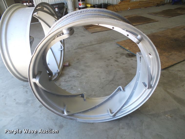 image for item EK9750 1957 International Farmall 350  tractor