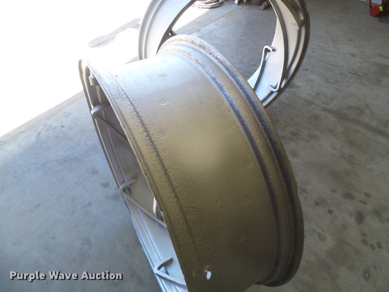 image for item EK9750 1957 International Farmall 350  tractor