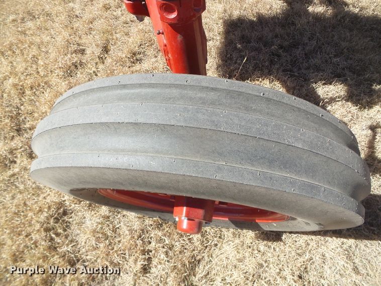 image for item EK9751 1958 International 460 Hi-Utility  tractor