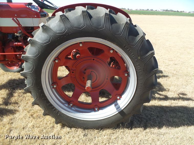 image for item EK9751 1958 International 460 Hi-Utility  tractor