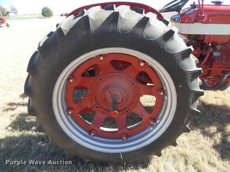 image for item EK9751 1958 International 460 Hi-Utility  tractor