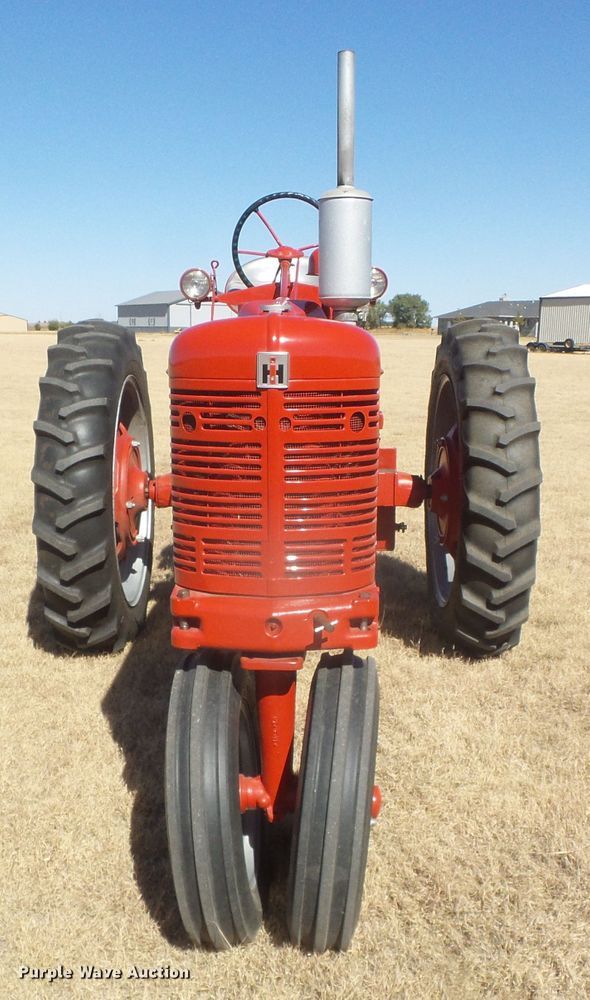 image for item EK9752 1953 International Farmall Super H  tractor