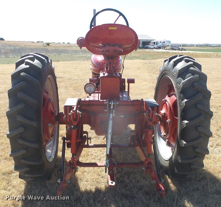 image for item EK9752 1953 International Farmall Super H  tractor