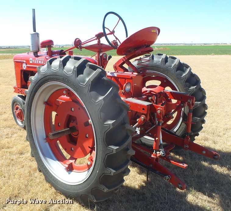 image for item EK9752 1953 International Farmall Super H  tractor