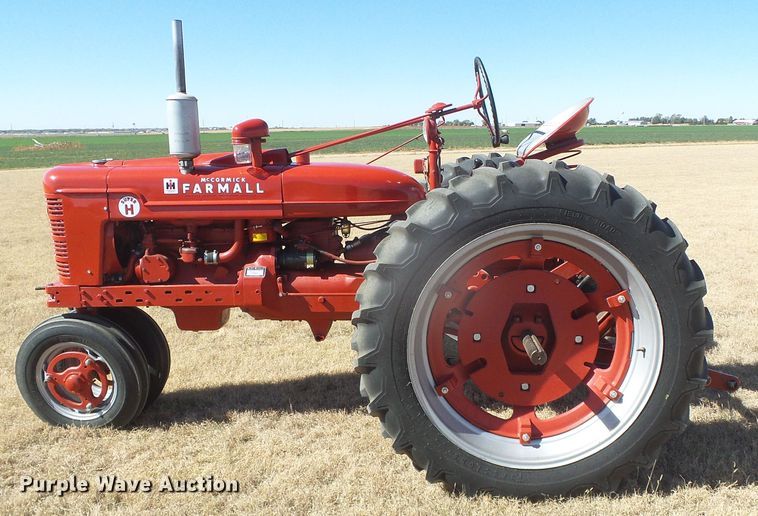 image for item EK9752 1953 International Farmall Super H  tractor