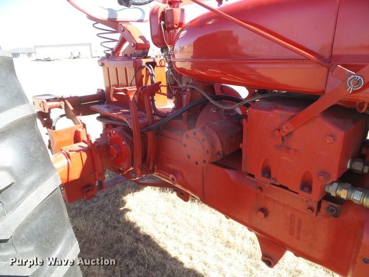 image for item EK9752 1953 International Farmall Super H  tractor