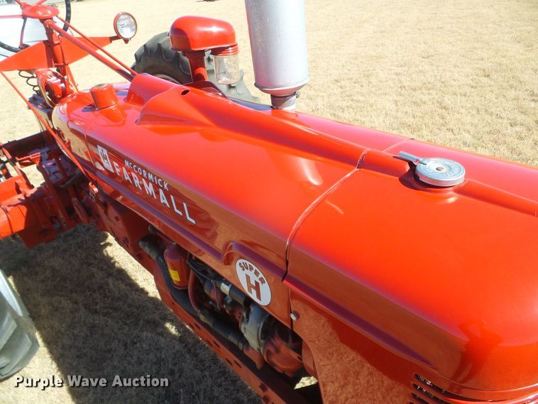 image for item EK9752 1953 International Farmall Super H  tractor