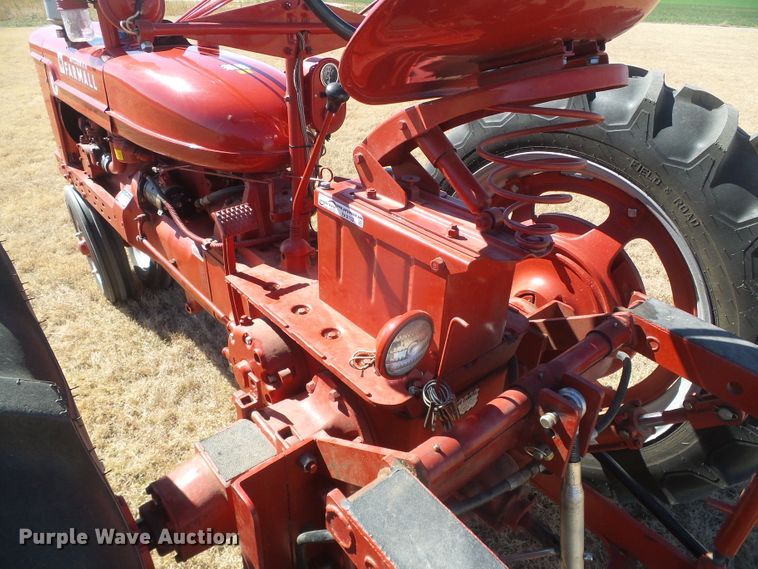 image for item EK9752 1953 International Farmall Super H  tractor