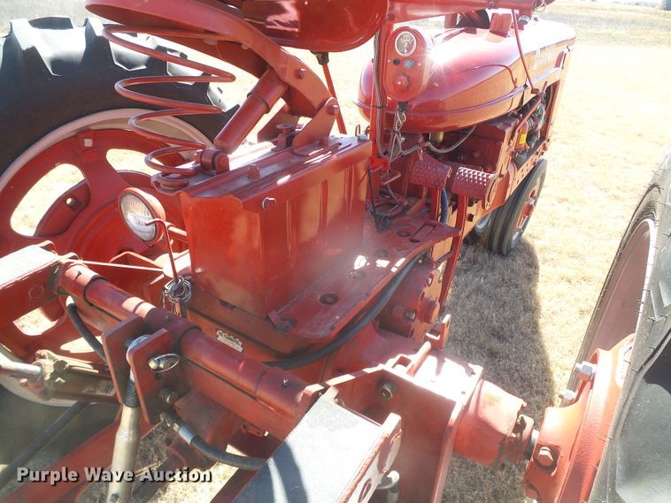 image for item EK9752 1953 International Farmall Super H  tractor