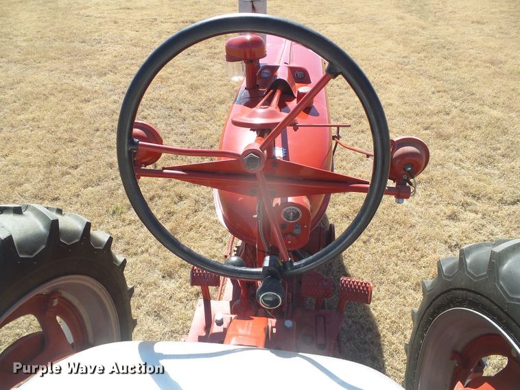 image for item EK9752 1953 International Farmall Super H  tractor