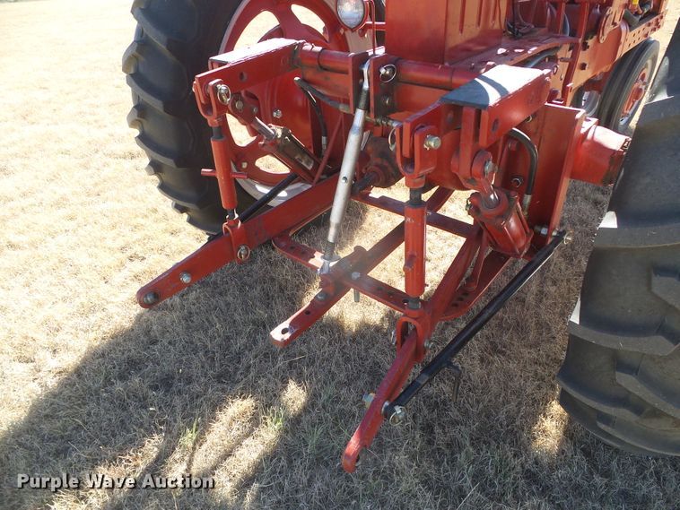 image for item EK9752 1953 International Farmall Super H  tractor