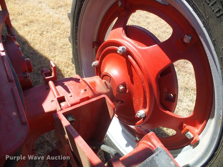 image for item EK9752 1953 International Farmall Super H  tractor