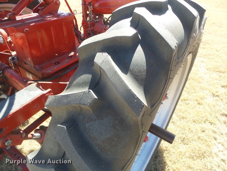 image for item EK9752 1953 International Farmall Super H  tractor