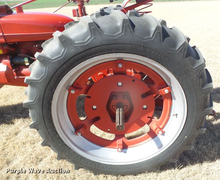 image for item EK9752 1953 International Farmall Super H  tractor