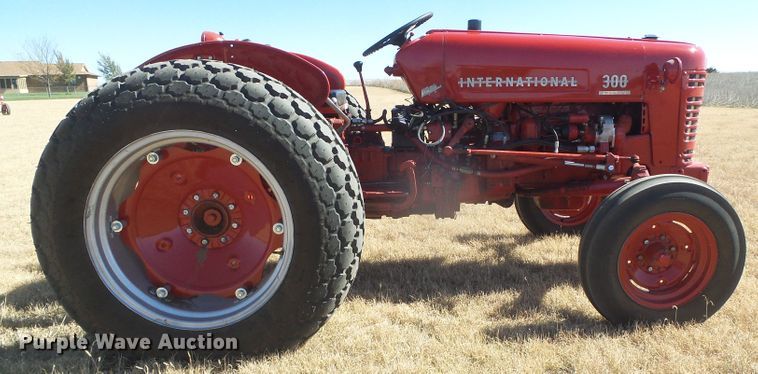 image for item EK9753 1955 International 300 Utility  tractor