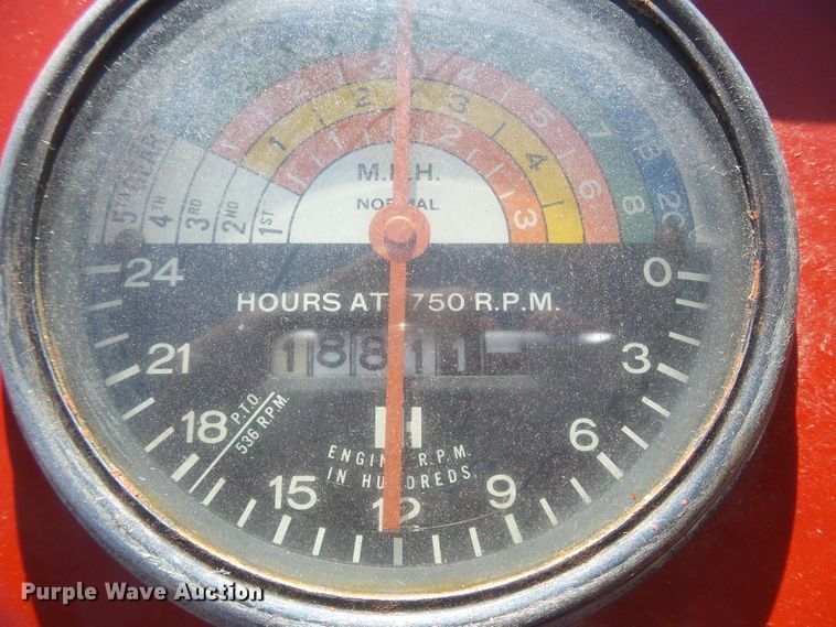 image for item EK9753 1955 International 300 Utility  tractor