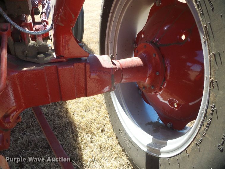 image for item EK9753 1955 International 300 Utility  tractor