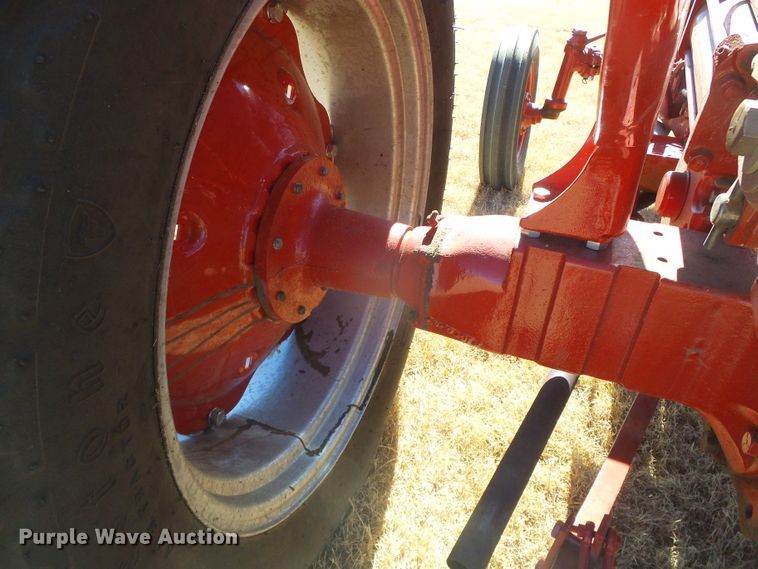 image for item EK9753 1955 International 300 Utility  tractor