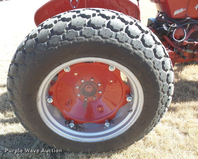 image for item EK9753 1955 International 300 Utility  tractor