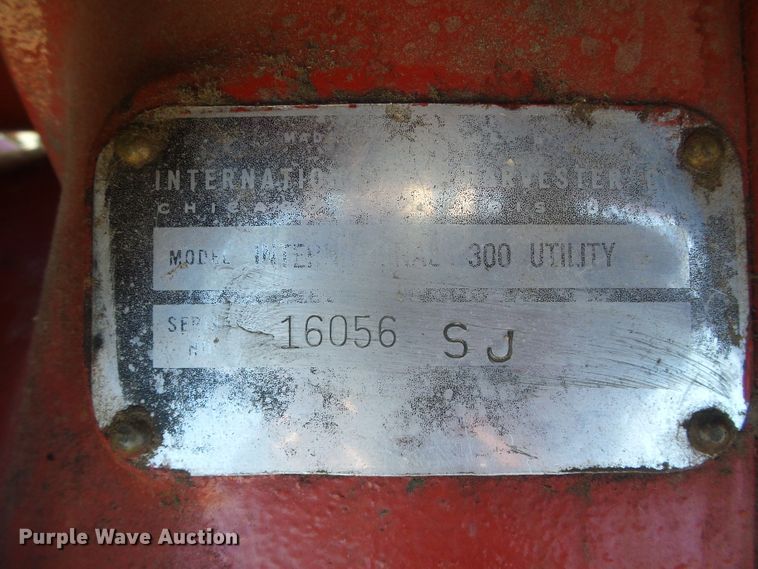 image for item EK9753 1955 International 300 Utility  tractor