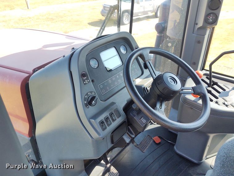 image for item EQ9453 2005 Buhler Versatile 2290  4WD tractor