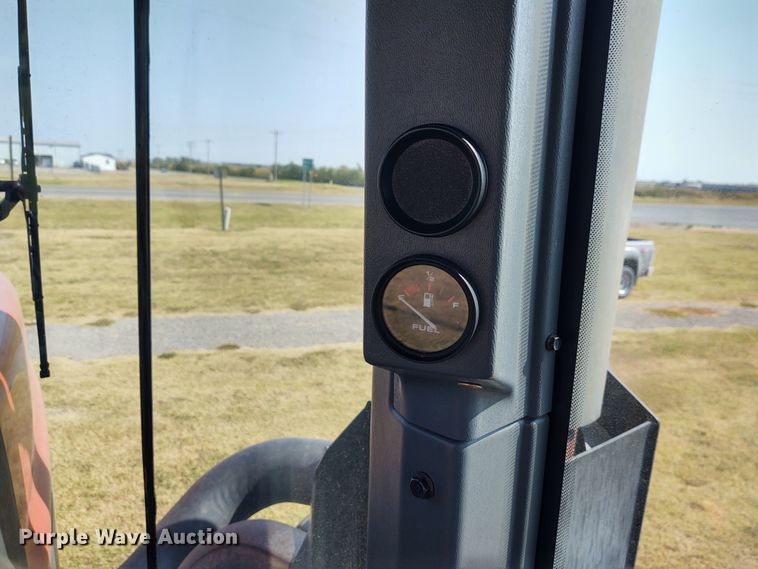 image for item EQ9453 2005 Buhler Versatile 2290  4WD tractor