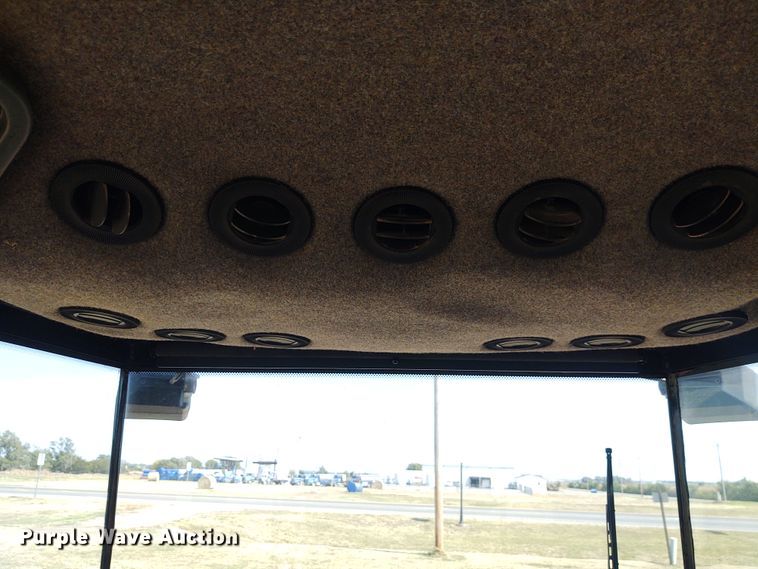 image for item EQ9453 2005 Buhler Versatile 2290  4WD tractor