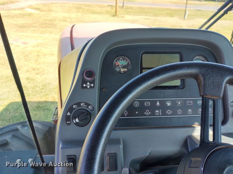 image for item EQ9453 2005 Buhler Versatile 2290  4WD tractor