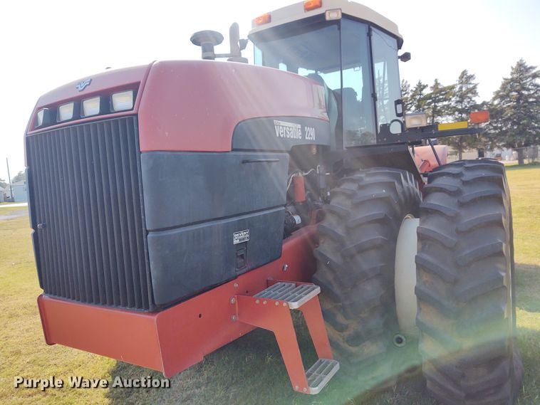 image for item EQ9453 2005 Buhler Versatile 2290  4WD tractor