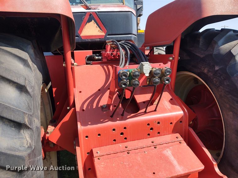 image for item EQ9453 2005 Buhler Versatile 2290  4WD tractor