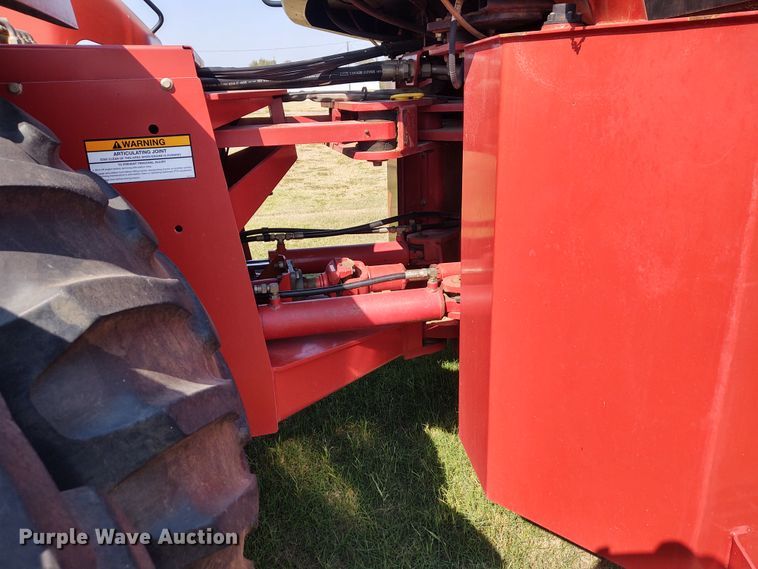 image for item EQ9453 2005 Buhler Versatile 2290  4WD tractor