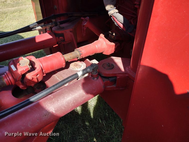 image for item EQ9453 2005 Buhler Versatile 2290  4WD tractor