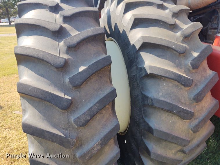 image for item EQ9453 2005 Buhler Versatile 2290  4WD tractor