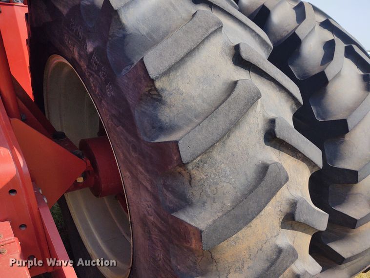 image for item EQ9453 2005 Buhler Versatile 2290  4WD tractor