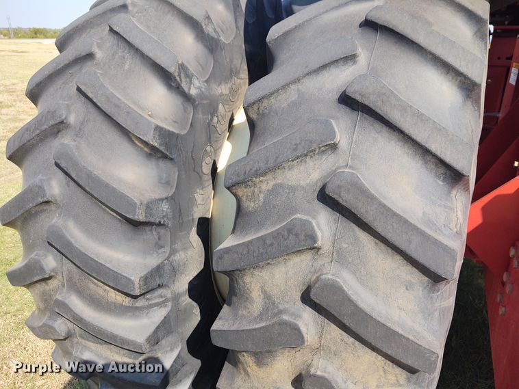 image for item EQ9453 2005 Buhler Versatile 2290  4WD tractor