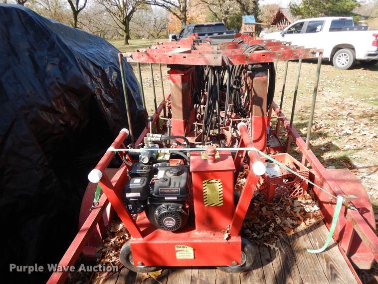 image for item FG9604 (8) Bainter grain bin jacks