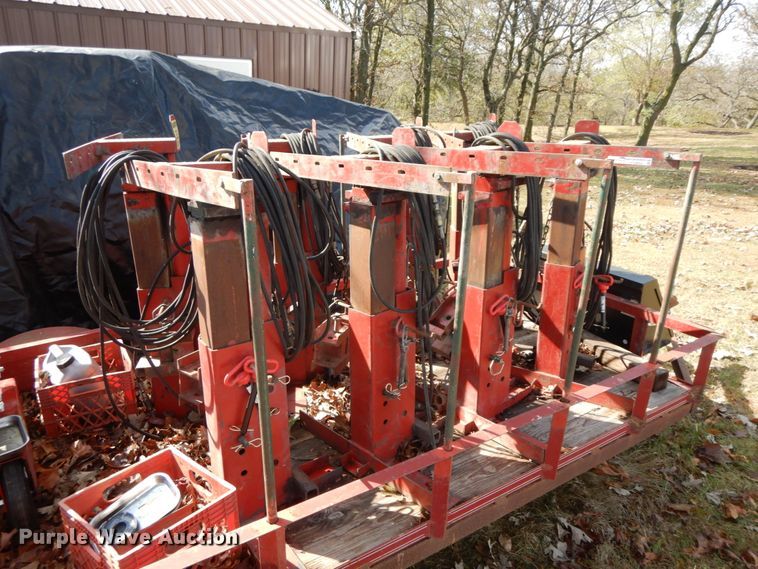 image for item FG9604 (8) Bainter grain bin jacks