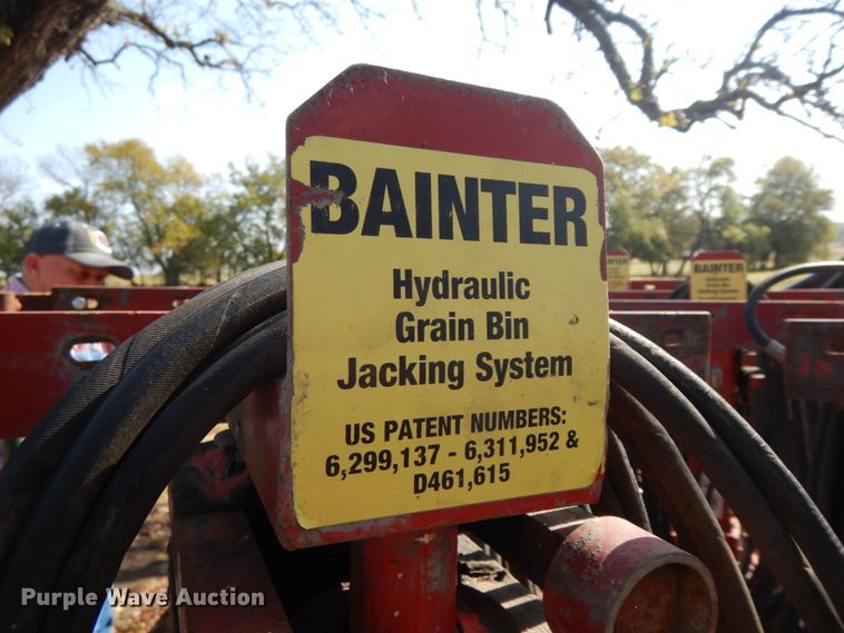 image for item FG9604 (8) Bainter grain bin jacks