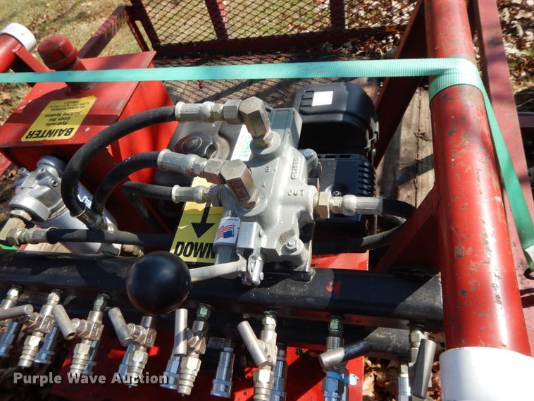 image for item FG9604 (8) Bainter grain bin jacks