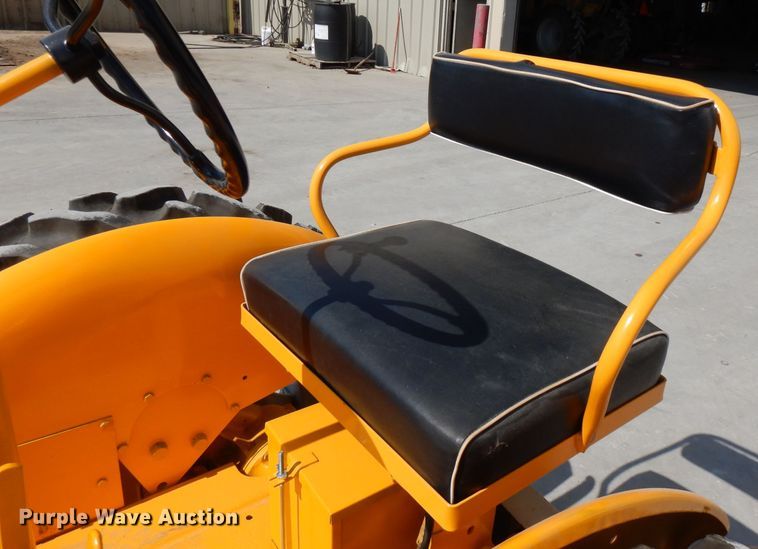 image for item FR9218 1966 International Cub Lo-Boy  tractor