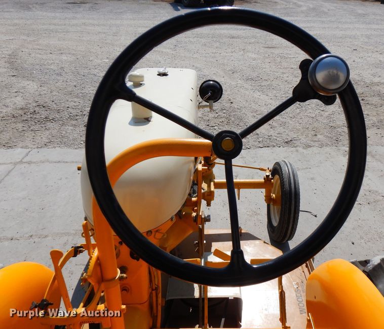 image for item FR9218 1966 International Cub Lo-Boy  tractor