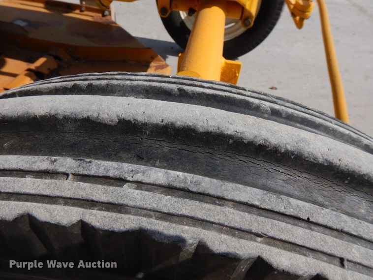 image for item FR9218 1966 International Cub Lo-Boy  tractor