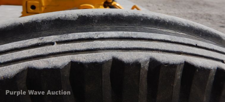 image for item FR9218 1966 International Cub Lo-Boy  tractor